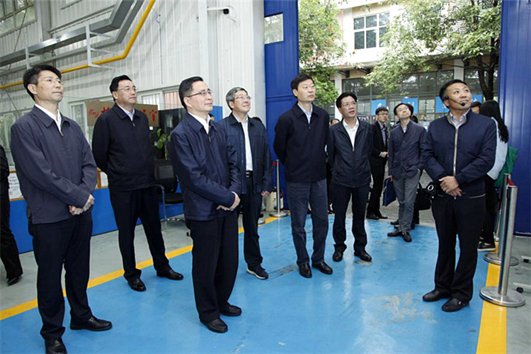 教育廳省經(jīng)濟和信息化委共建成都工業(yè)學院 塑造我國應(yīng)用型高校建設(shè)“四川名牌”