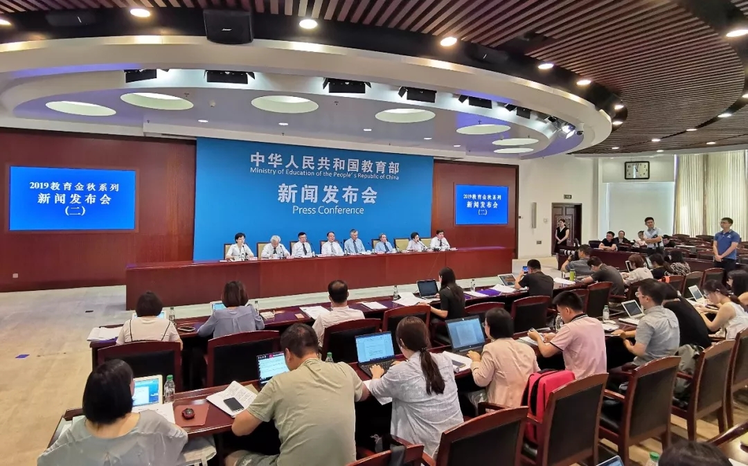 重磅！普通高中思想政治、語文、歷史統(tǒng)編教材將投入使用！有這些新變化~