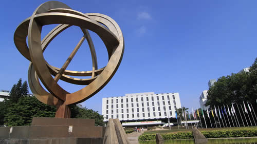 這所大學(xué)不是985、211，校友總財(cái)富僅次于清華北大，位居全國(guó)第三