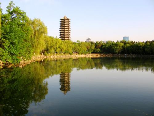 北大一教師被舉報與多人發(fā)生不正當關(guān)系，校方通報：撤銷教師資格！解聘！| 特別關(guān)注